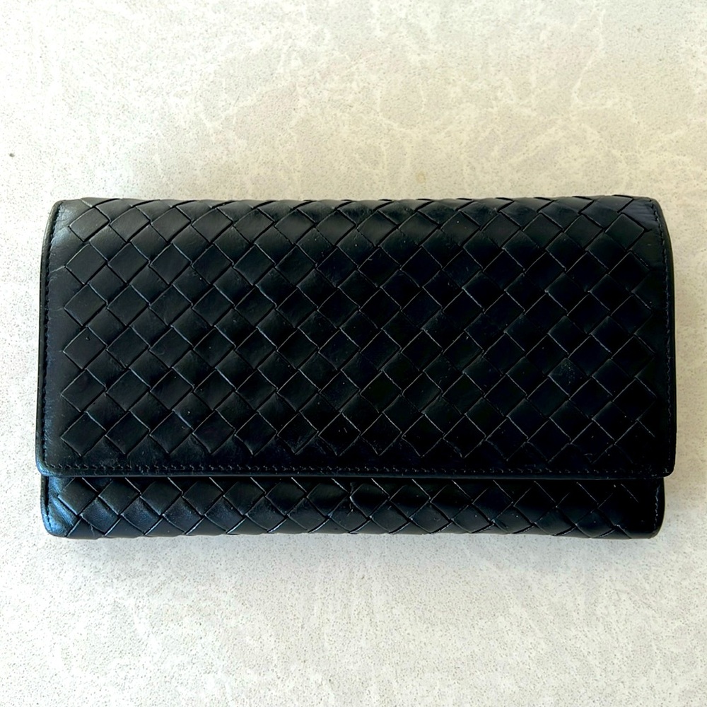 Bottega Veneta bifold black wallet. Authentic